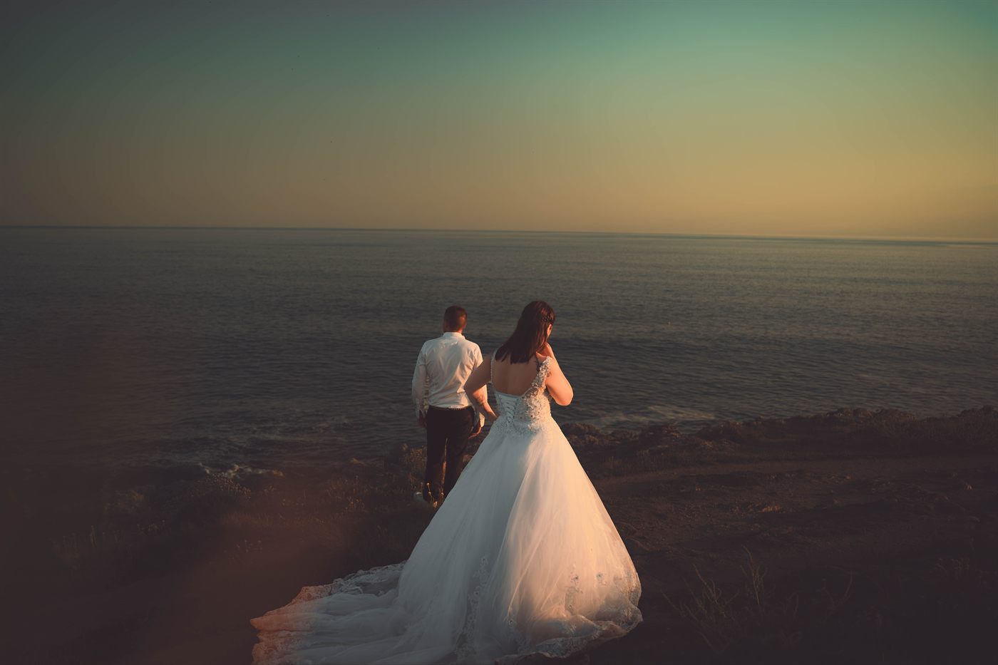 Paysage breton, couple en silhouette